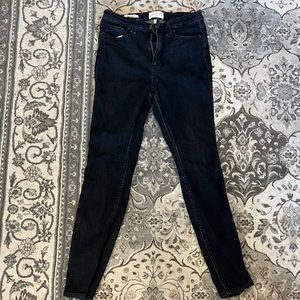 Black skinny jeans